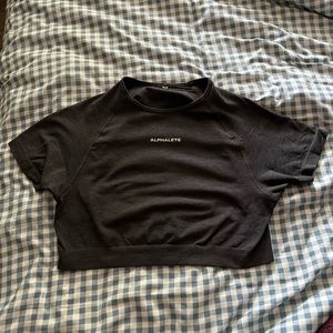 Alphalete Amplify Crop Top